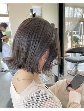 カットアンドトータルビューティ ヴァンキャトル(Cut&Total Beauty VINGT QUATRE) 切りっぱなしBOB×ハイライト