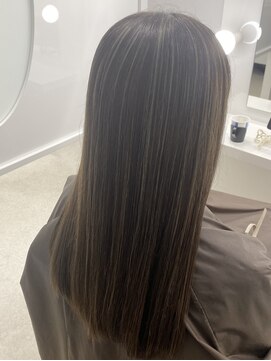 ジーナ  札幌大通(Zina) 髪質改善＊ハイライトカラー＊美髪【Zina 札幌大通】