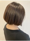 ステップボーンカットカットボブショートハイライト白髪ぼかし