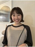 ナチュラルカールな切りっぱなしボブ