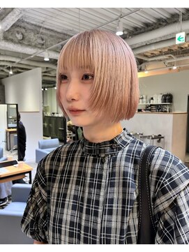 カフ(CAF) ホワイトカラー/ウルフボブ/イメチェン/大阪/心斎橋