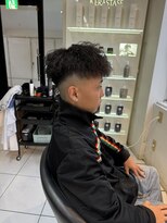 アイズ 海老名(AIZU)&nbsp;ツイストスパイラルパーマ　メンズパーマ　フェードカット　眉毛