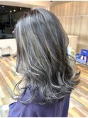 白髪ぼかしハイライト　スモーキーアッシュ　レイヤーカット