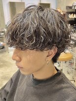 波巻きスパイラルパーマメンズマッシュパーマシャドウパーマ原宿