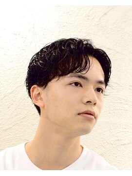 アーティスオム(Artice HOMME) センター分け濡れ感パーマ/センターパート/束感