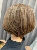 ショートボブ