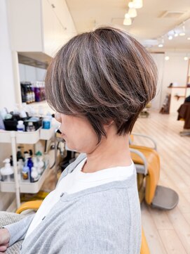 モリオ フロム ロンドン 成増店 【morio成増 セリザワ】くびれショート 白髪ぼかしハイライト