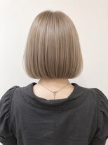 リリー シンジュク(Lilly) 【Lilly新宿】#ミルクティー#前下がりボブ#ショート#顔まわり