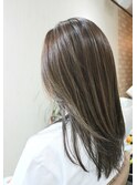 ツヤ感抜群！ナチュラルアッシュグラデーション