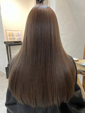 ロア インターナショナル 新宿店(LoA International) ツヤツヤストレート/髪質改善ストレート