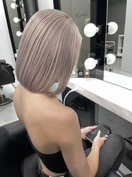 ブロンド(Blonde) ホワイトベージュ