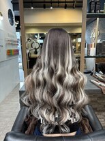 ラピス 横浜(Lapis)&nbsp;ミルクティーベージュシールエクブリーチカラーレイヤーカット