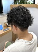 暗髪ツイスパ×ニュアンスパーマでこなれ感◎メンズカット