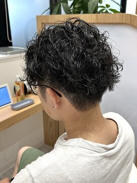 アドラーブル ココロ 新潟(adorable CoCoLo) 暗髪ツイスパ×ニュアンスパーマでこなれ感◎メンズカット