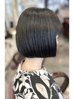 サーティエイト(38) うなじ美人ツヤ感ショートボブ