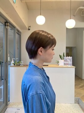 フローレン(FLOREN) 女性らしい丸みショートボブ