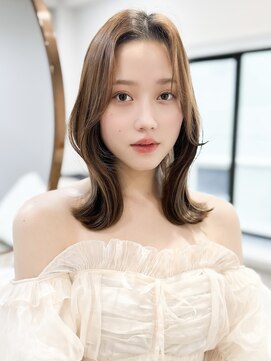 レア 表参道(L'ea) 大人ガーリーダークアッシ似合わせカットミディアムレイヤー