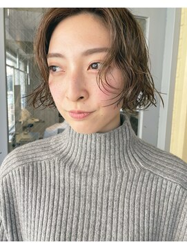 エンシー(ENCI) ミニボブ/ニュアンスパーマ/グレージュカラー