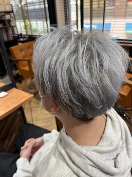 オーブ ヘアー リリー 博多2号店(AUBE HAIR lily) シルバーホワイトカラー