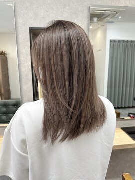 リベストバイジェービー 稲毛(li best. byjb) グレーベージュ/レイヤーロング/アッシュカラー/黒髪【稲毛】