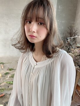 インビテーション(invitation) 【簡単スタイリング】外はねミディ