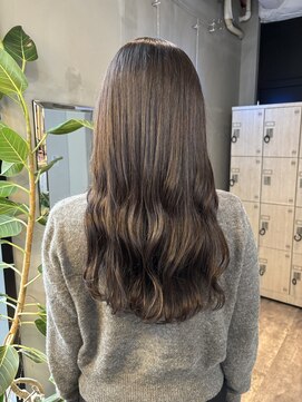 〈天六美容室〉 オリーブグレージュ　ロング