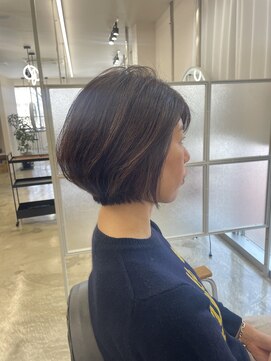 シキ サカイテン(SHIKI) 大人くびれショートボブ