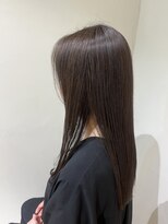 ポンポネ&nbsp;アッシュグレージュヘアカラースタイル