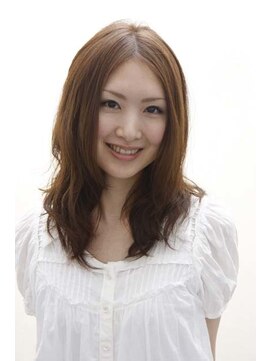 ヘアーアンドメイク ニュートラルアーチ(Hair&Make neutral Arch) シフォン　×　フレアカール　スタイル