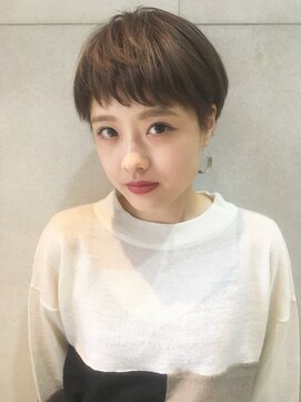 インビテーション(invitation) オトナ可愛いマッシュショートボブ