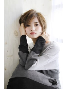 リゾートサロンM 新宿東口(Resortsalon M by valore) Resortsalon M【新宿東口店】大人可愛い外ハネエアリーショート