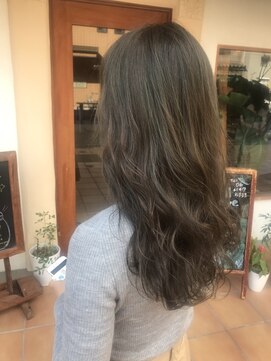 リゴッツ ドゥア プトゥリ(Regottz dua putri) マットグレージュ＊