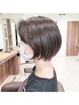 アッシュ 清瀬店(Ash) 前髪かきあげショートボブ