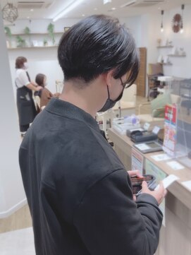 モリオフロムロンドン 松戸店(Morio from London) 【松戸 岩口】低め刈り上げツーブロックハンサムショート