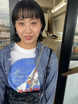 フィルム(FiLMs) オン眉アーチバング/外ハネミニボブ