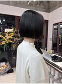 【Look at】20代30代40代グレージュアッシュ切りっぱなしボブ