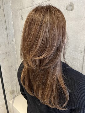 プラスシー(+C) ハイライトでクリームベージュカラー！福岡ハイライト