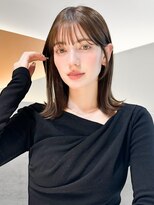 レイヤーカットシースルーバング大人ボブふんわりミディアム
