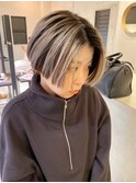 デザインカラーコントラストハイライト切りっぱなしボブ