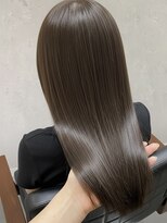 ファム 札幌大通(fam)&nbsp;冬◎オリーブグレー×メテオカラーで大人美人髪