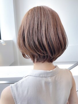 ミーナ(Mina) 【３０代】【４０代】おススメふんわりショートボブ