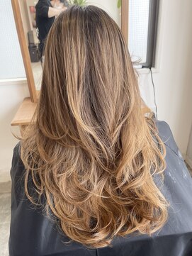 シェリー(Che'ri) レイヤーカット×バレイヤージュ