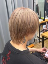 ミー 新宿(MII) ミルクティーベージュ/ダブルカラー/ブリーチ/新宿/MII