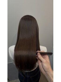 ヴィントベース(VINTBASE)の写真/乾かすだけでまとまる、憧れのツヤ髪へ。