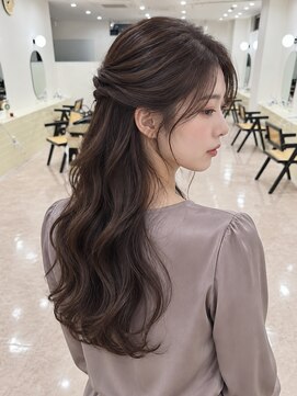 モト 船橋(moto) 韓国ハーフアップ艶髪モカブラウン顔周り後れ毛ヘアセット船橋