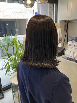 グラスバイネオリーブ 大倉山駅前店(grace by neolive) ツヤ感ミディアムボブ