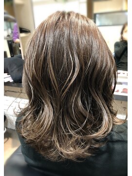 アトリウム (ATRIUM beauty life) 【西野】プラチナベージュカラー