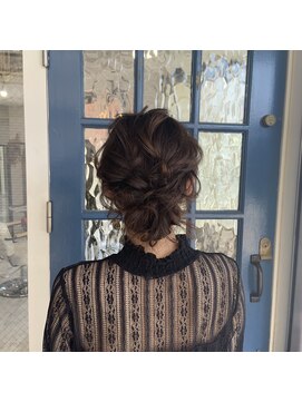 ジジ ヘアワークス(gigi hair works) お呼ばれarrange☆シニヨン