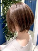 ショートボブ