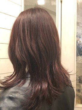 アミュレ ヘア サロン(Amule hair salon) 簡単外ハネミディアム深めピンクのヘアカラー梅ヶ丘ヘアサロン